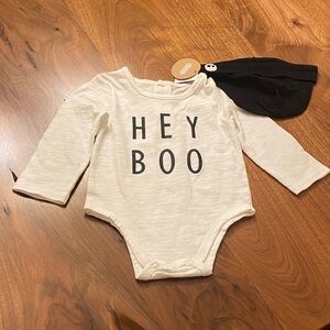 NWT Mudpie Halloween infant onesie with hat Halloween ready!size 6-9 months